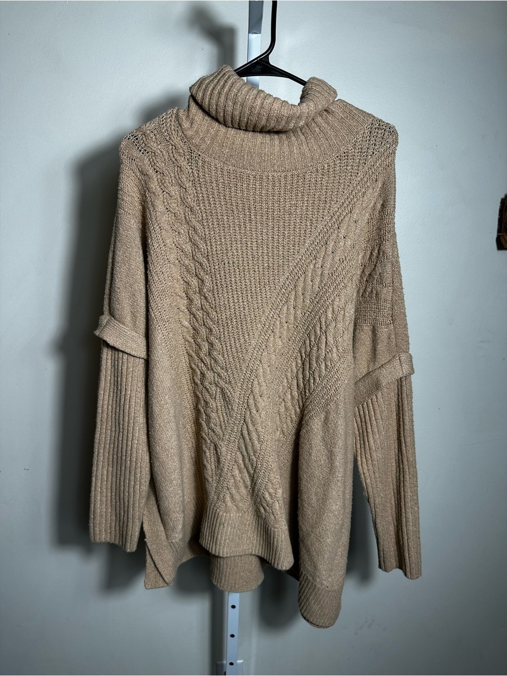 N271. Simply Vera Vera Wang Cable Knit Turtleneck Sweater - Beige